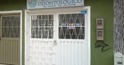 CONSULTORIO ODONTOLOGICO TRANSVERSAL 106 CON 77B CONSULTORIO ODONTOLOGICO TRANSVERSAL 106 CON 77B